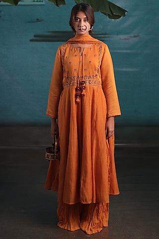 burnt orange embroidered panelled kurta set