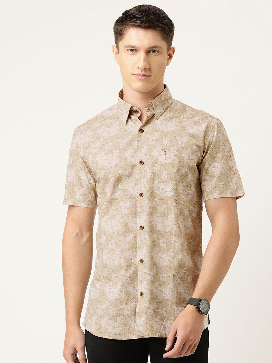 burnt umber men beige & off-white pure cotton slim fit tropical print casual shirt