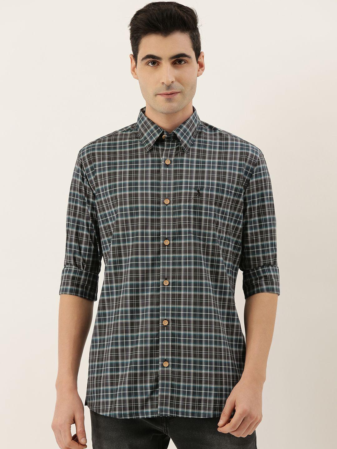 burnt umber men black & white comfort regular fit checked casual shirt