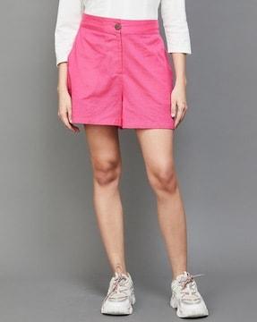 button-closure shorts with insert pockets