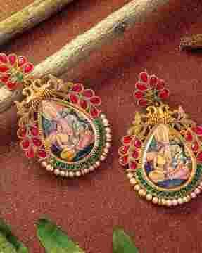 bv2998er gold-plated chandbali earrings