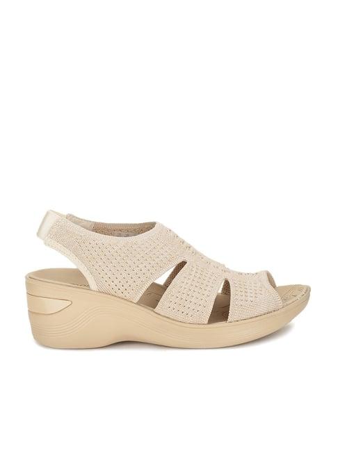 bzees by naturalizer women's beige back strap wedges