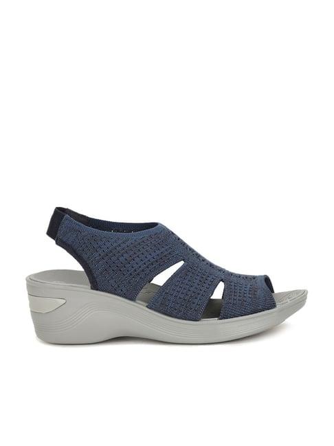 bzees by naturalizer women's blue back strap wedges