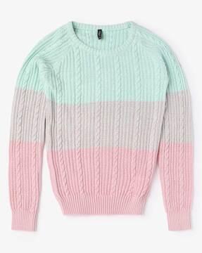 cable-knit round-neck pullover