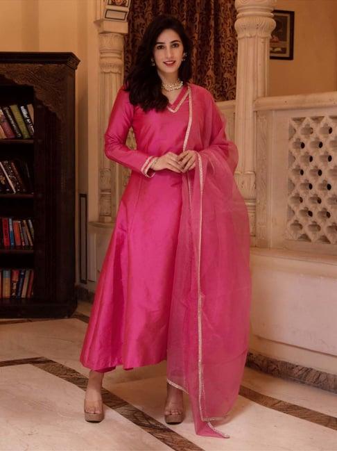 calmna pink taffeta silk rani kurta set