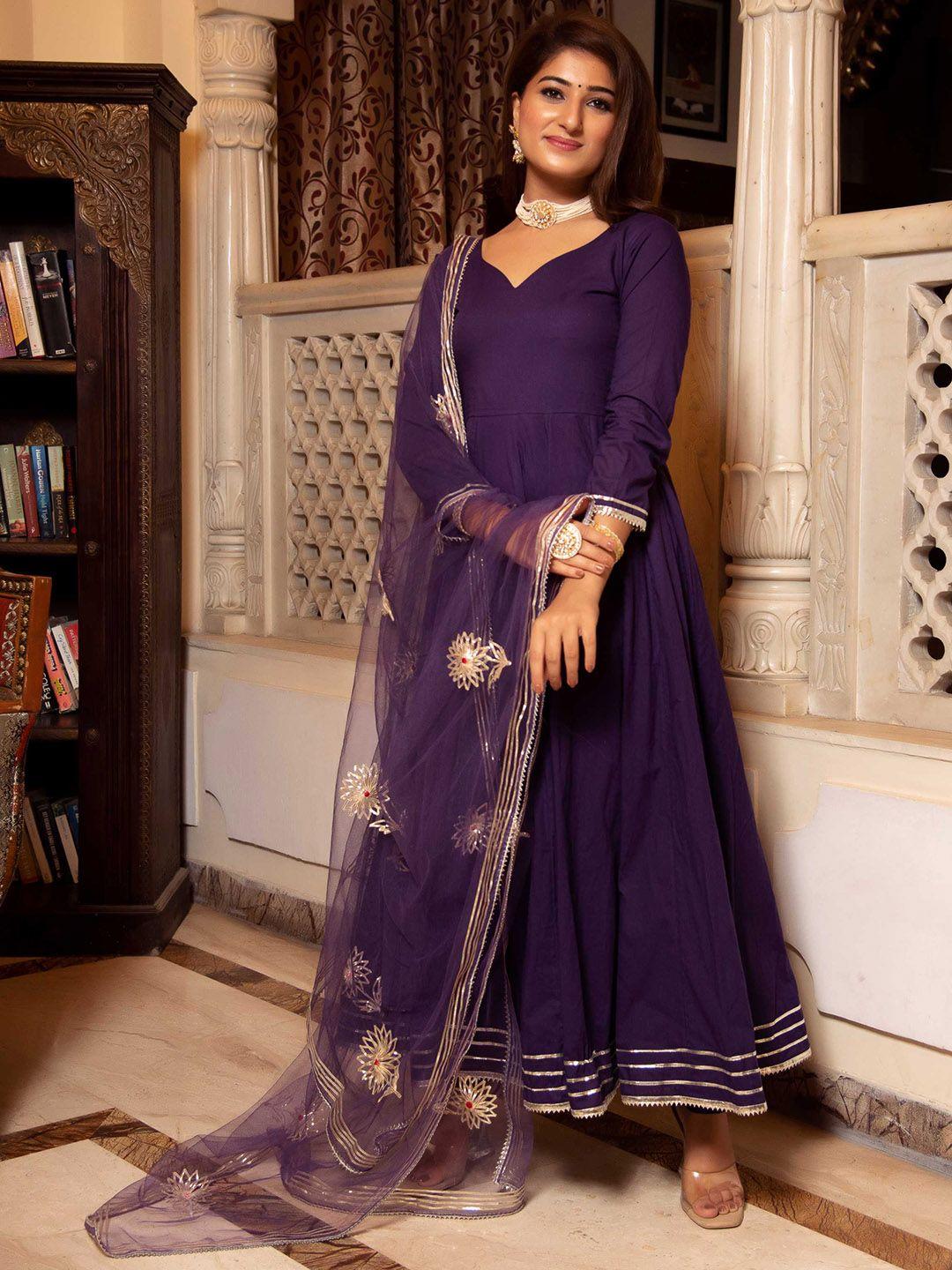 calmna women purple & gold solid anarkali kurta with trousers & with dupatta