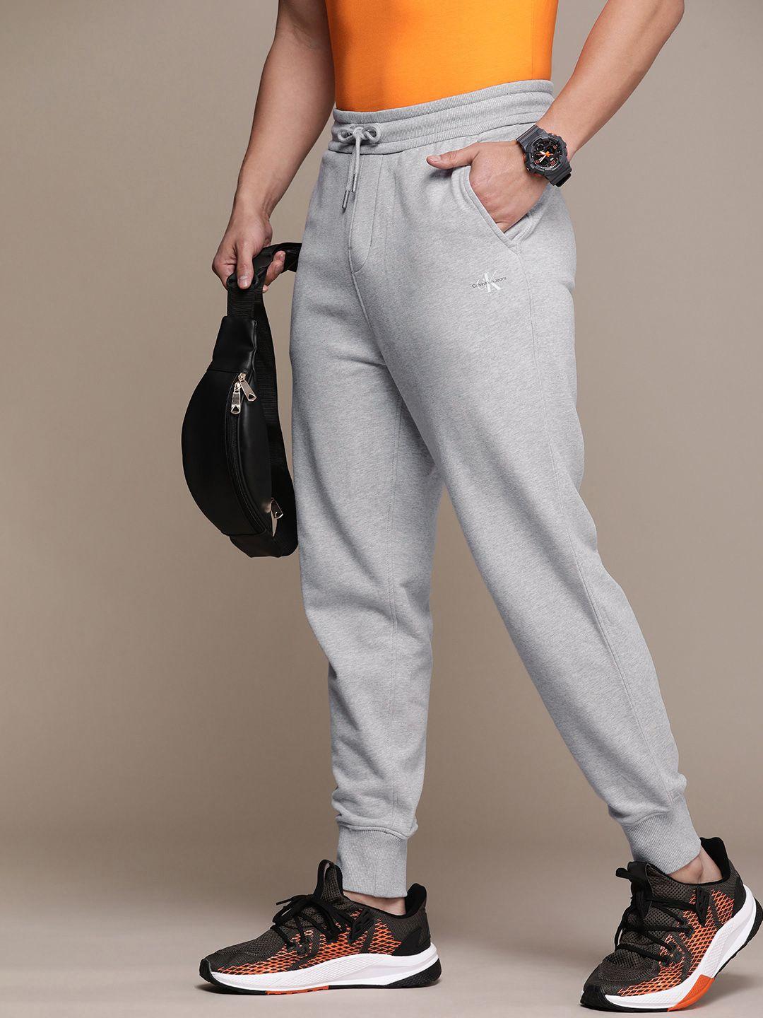calvin klein jeans men brand logo detail mid-rise pure cotton joggers