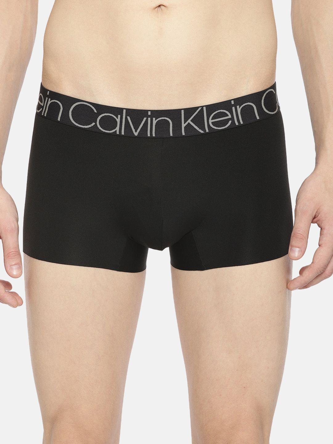 calvin klein underwear black & grey solid low rise trunk nb1906001