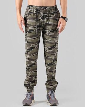 camouflage print flat-front joggers