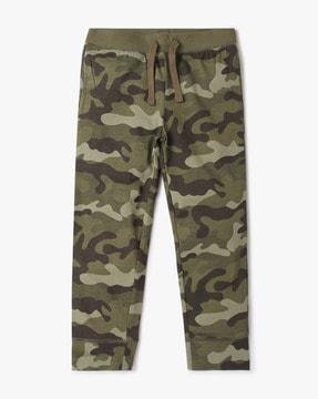 camouflage print pull-on pants