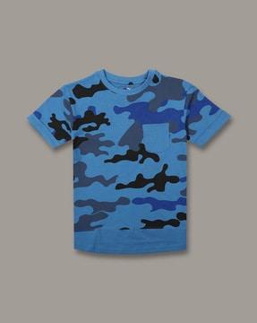 camouflage-print-round-neck-t-shirt
