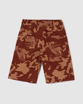 camouflage-print-shorts-with-insert-pockets