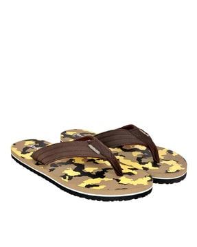 camouflage print thong-style flip-flops