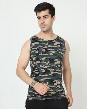 camouflage sleeveless t-shirt