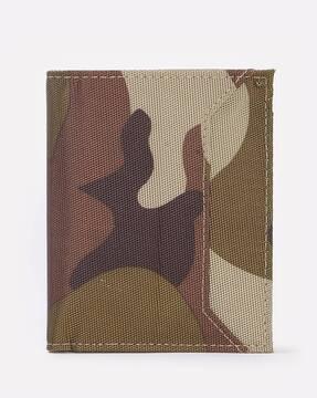 camouflage print bi-fold cardholder