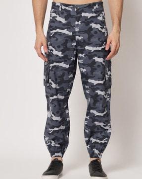 camouflage print cargo pants with flap pockets