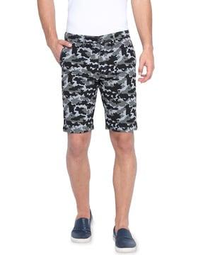 camouflage print cargo shorts with insert pocket