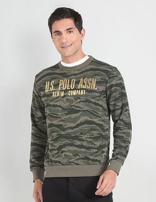 camouflage print crew neck sweatshirt