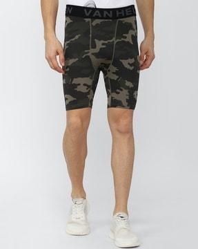 camouflage print expandable waist city shorts