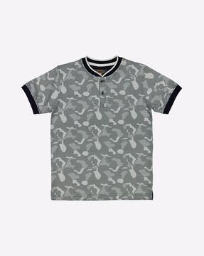 camouflage print henley t-shirt