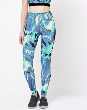 camouflage print high-rise slim fit pants