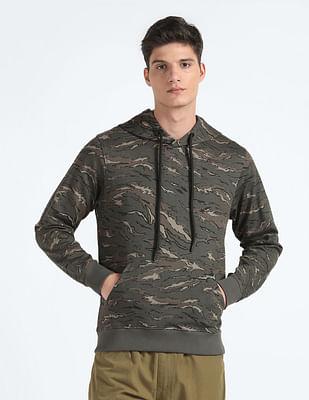 camouflage print hooded sweatshirt