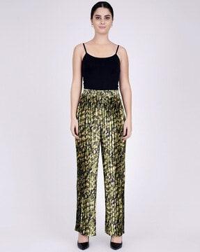 camouflage print relaxed fit pants