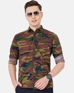 camouflage print shirt with patch pocket