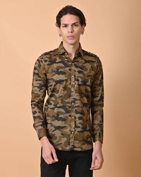 camouflage print shirt with spread collar