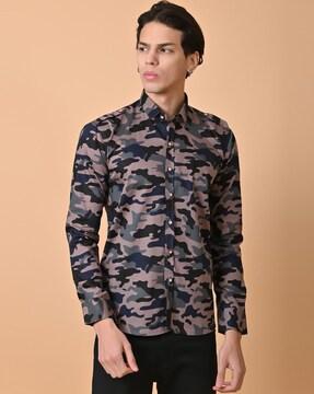 camouflage print shirt with spread collar