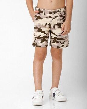 camouflage print shorts with insert pockets