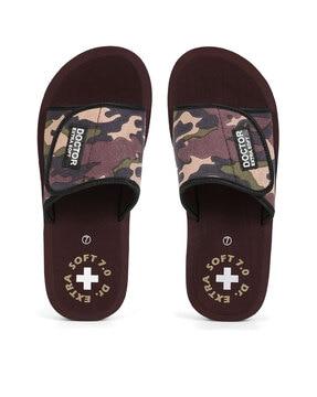 camouflage print slides with velcro detail
