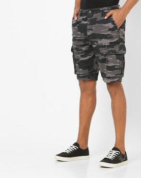 camouflage print slim cargo shorts