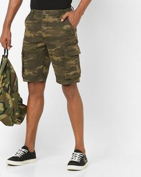 camouflage print slim cargo shorts