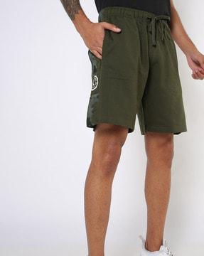 camouflage print slim fit knit shorts