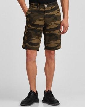 camouflage print slim fit shorts with insert pockets