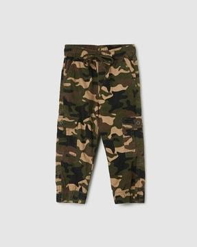 camouflage print straight fit cargo pants