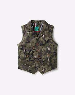 camouflage print waistcoat with dual flap pockets