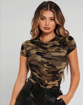 camouflage round-neck top