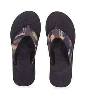 camouflage thong-strap flip-flops