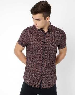 camp collar printed slim fit shirt with patch pocket