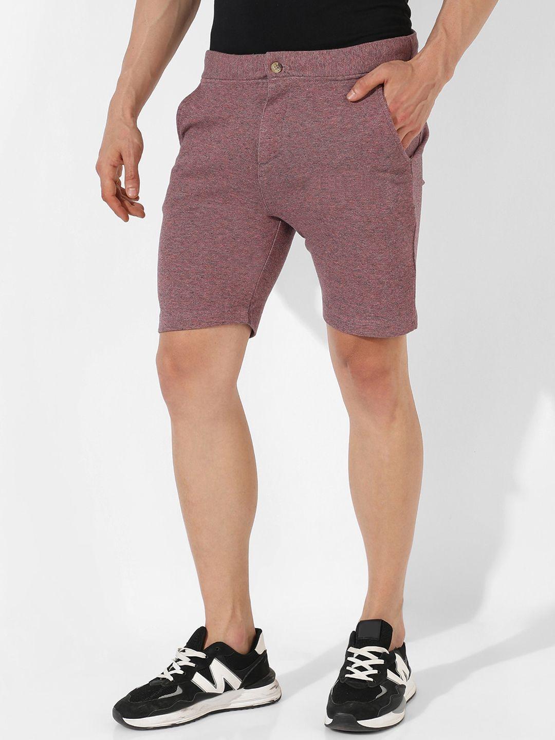 campus sutra men cotton regular fit mid-rise shorts