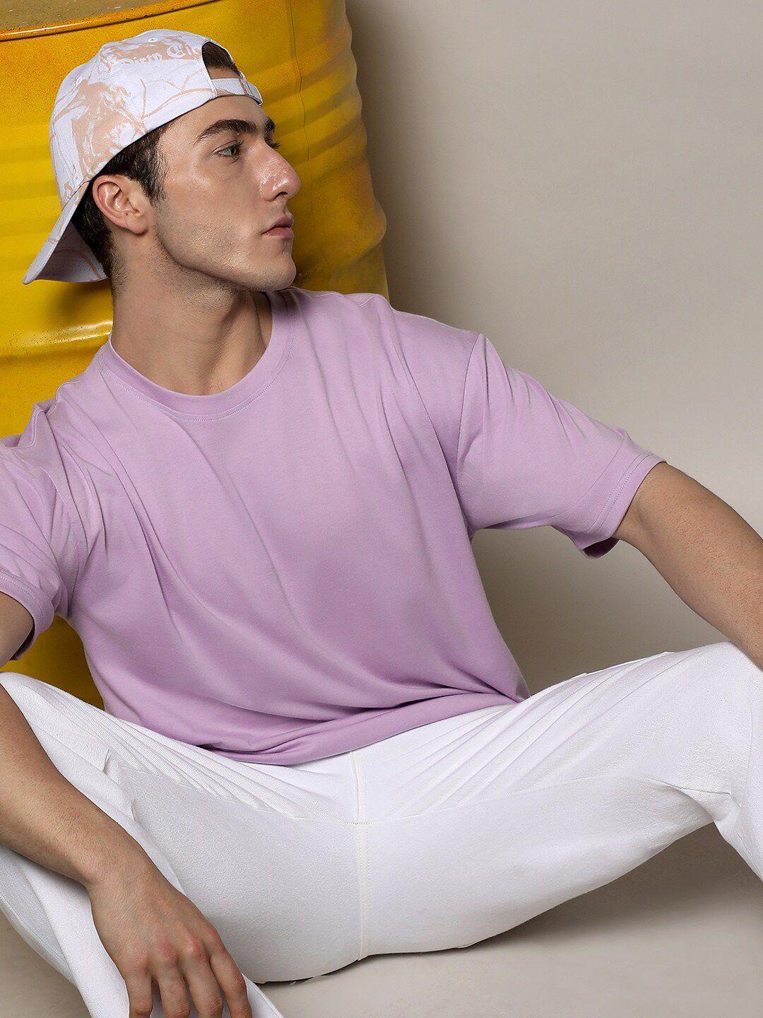 campus sutra men purple drop-shoulder sleeves cotton oversized t-shirt