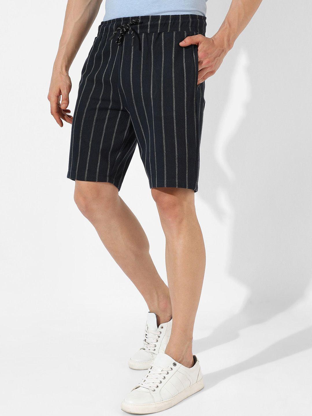 campus sutra men striped cotton regular fit mid-rise shorts