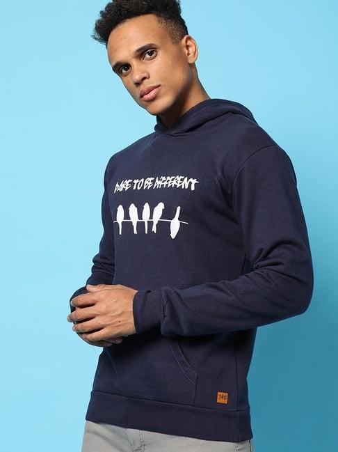 campus sutra blue cotton regular fit printed hooded sweatshirt