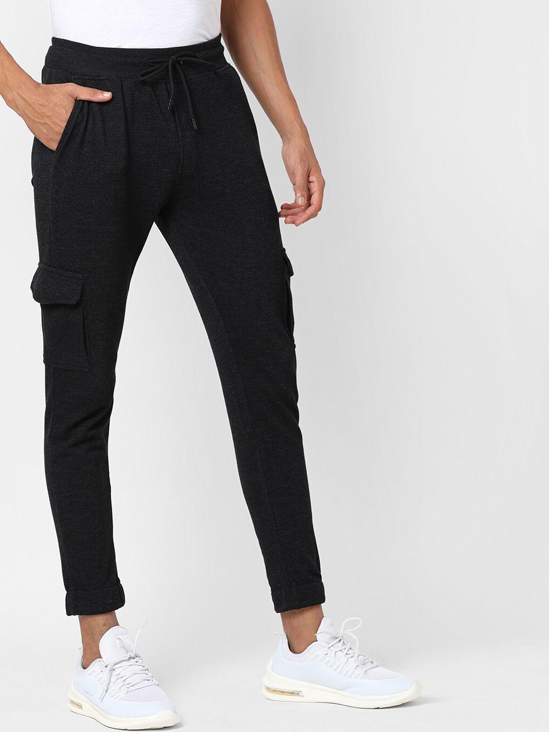 campus sutra men black solid cotton track pants