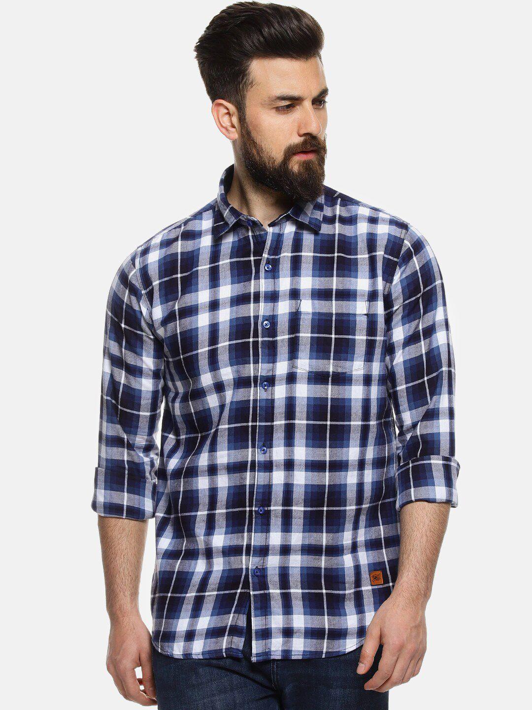 campus sutra men navy blue & off-white regular fit checked casual shirt