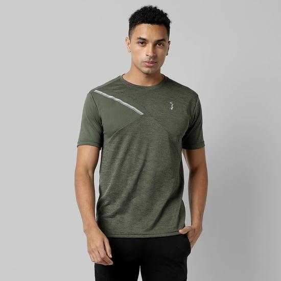 campus sutra men textured regular fit sports t-shirt