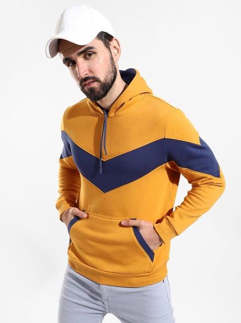 campus sutra mustard & blue cotton regular fit colour block hooded sweatshirt