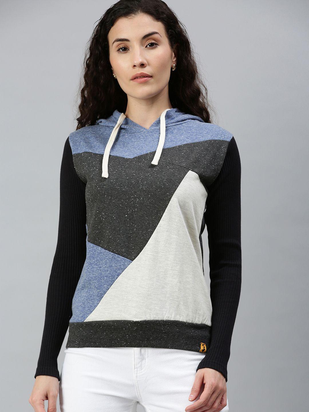 campus sutra women charcoal grey and blue colourblocked hooded sweatshirt